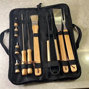 Travel Grill Kit.  Barbecue tool travel zip bag. 10 piece.  Looks new.